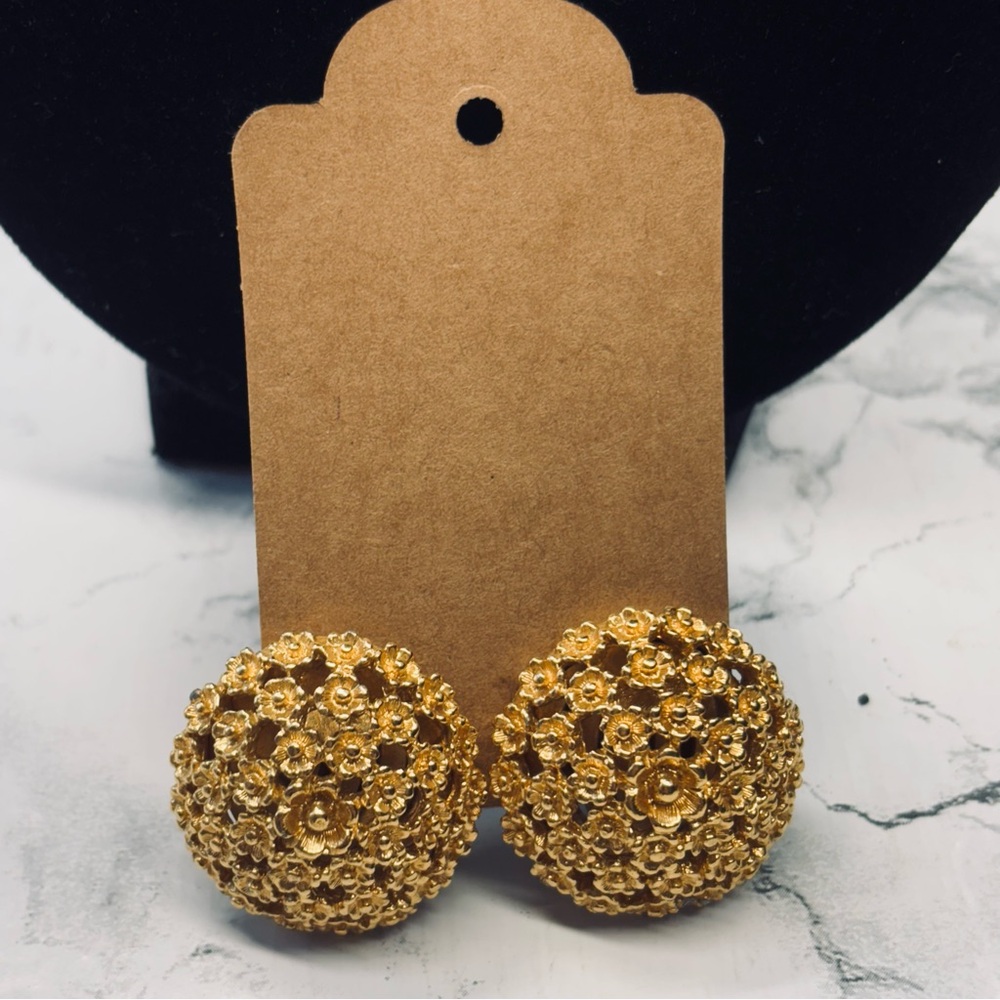 Monet Gold Floral Bouquet Textured Earrings clip on